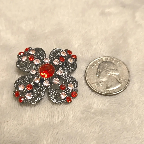 #473 Vintage flower brooch - Picture 4 of 5